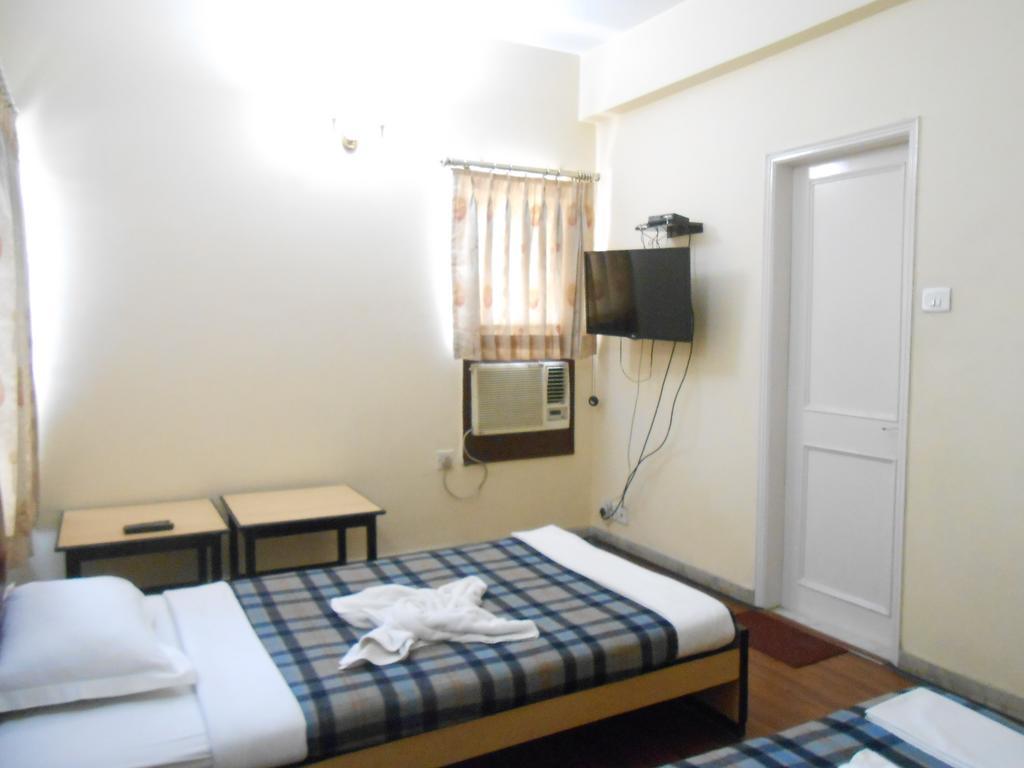 Hotel Akash Deep Калькутта Экстерьер фото